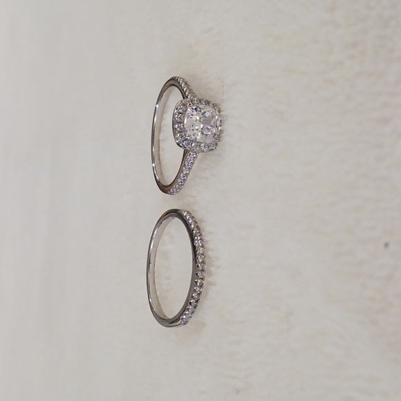 Women's CZ 2 piece wedding set - Picture 5 of 8